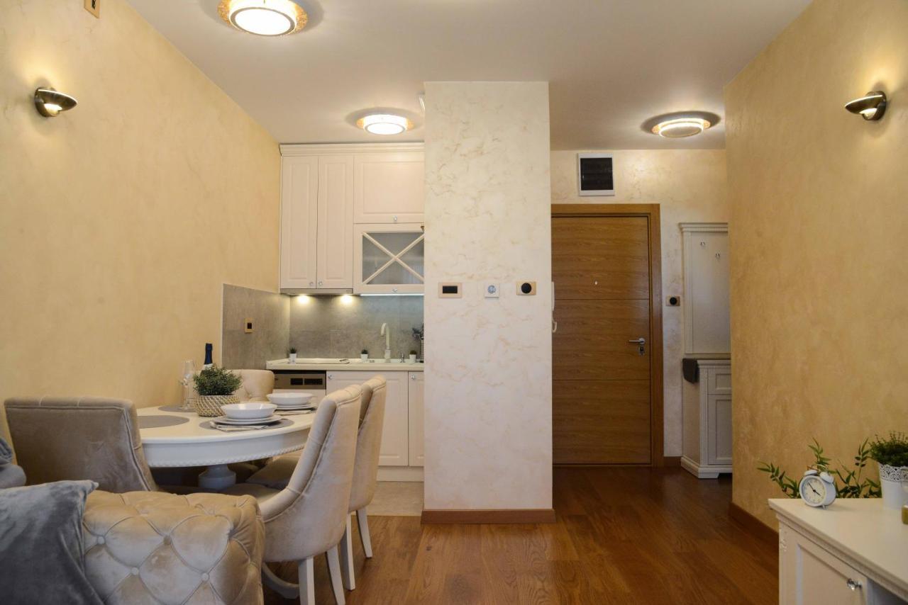 Tesla 70 Apartment With Secure Parking In The Garage Νόβι Σαντ Εξωτερικό φωτογραφία