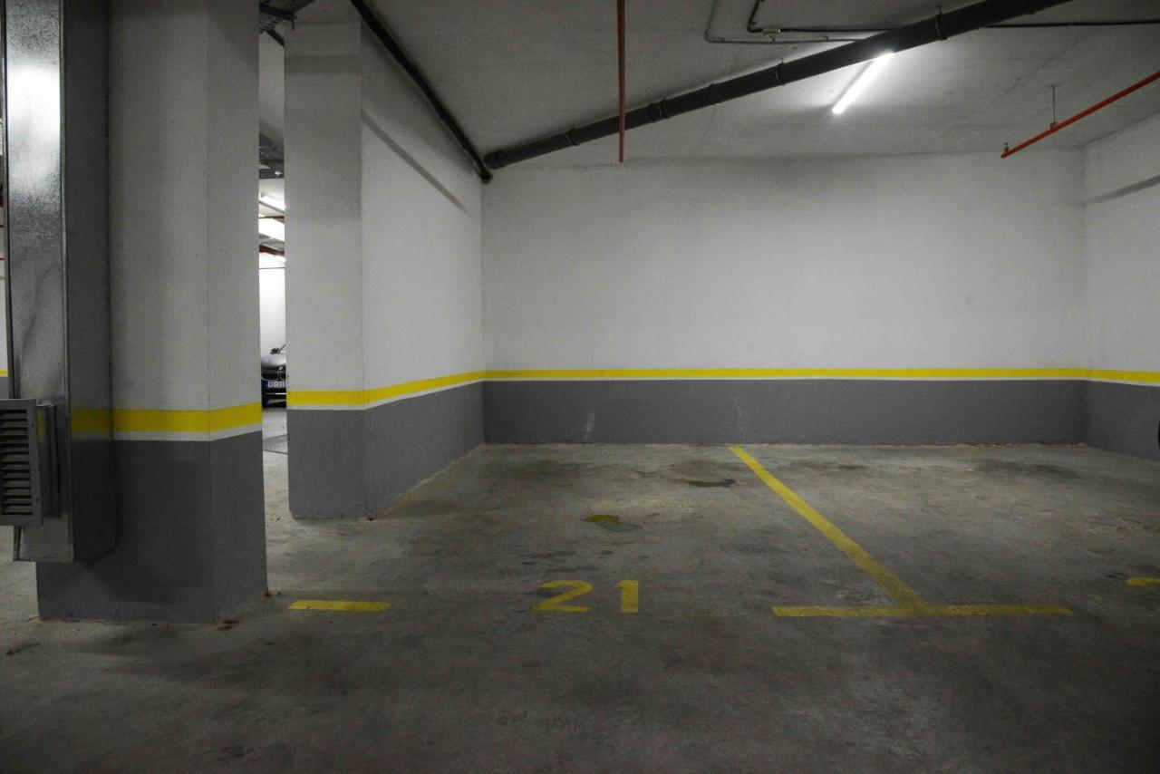 Tesla 70 Apartment With Secure Parking In The Garage Νόβι Σαντ Εξωτερικό φωτογραφία