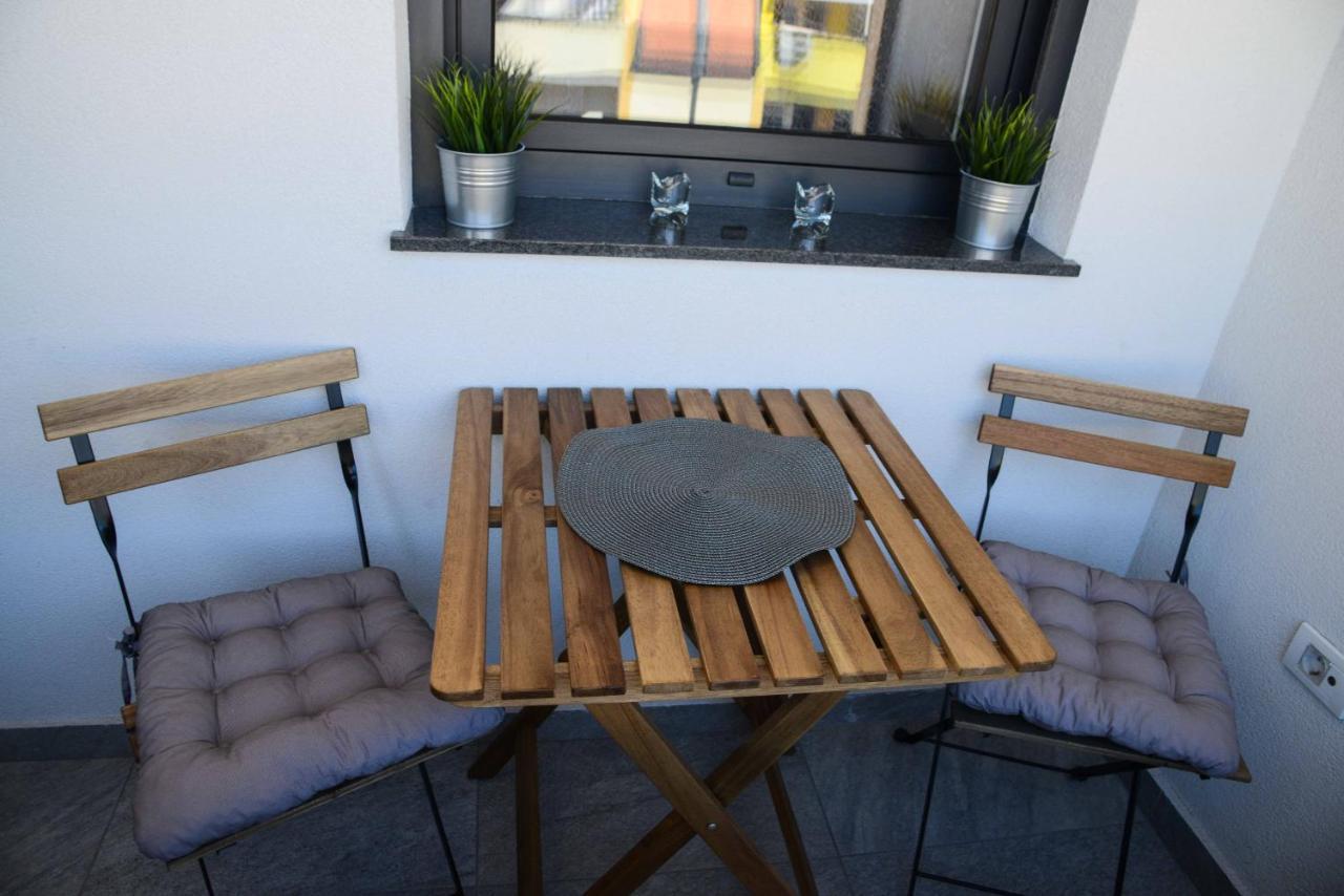 Tesla 70 Apartment With Secure Parking In The Garage Νόβι Σαντ Εξωτερικό φωτογραφία