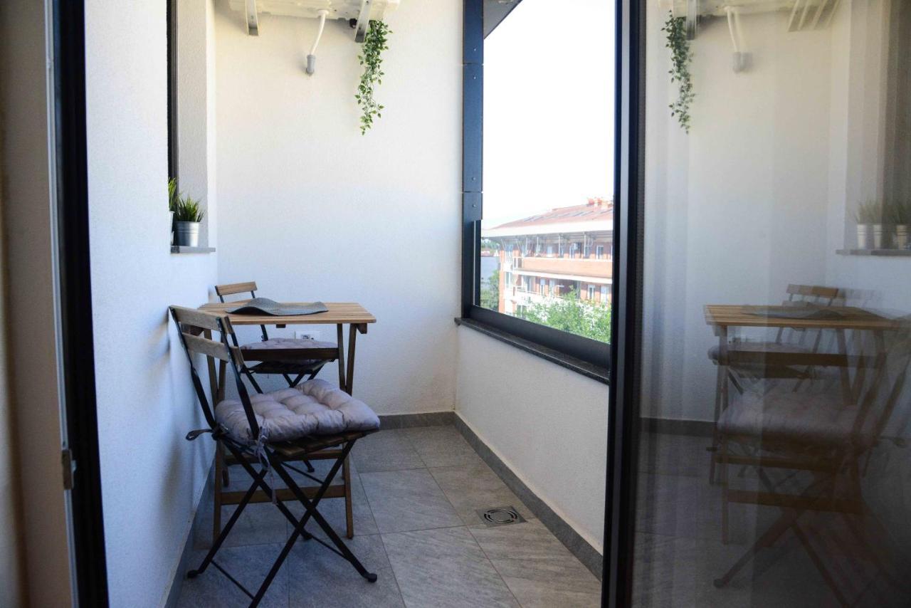 Tesla 70 Apartment With Secure Parking In The Garage Νόβι Σαντ Εξωτερικό φωτογραφία